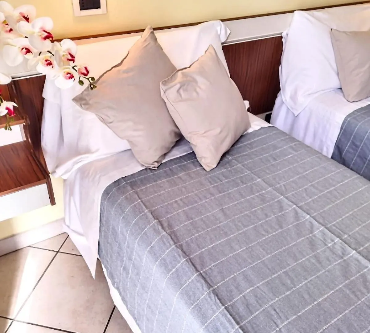 Hotel Ambasciata Cesenatico 3*,  Italia